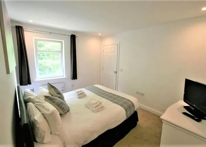 Beautiful Loch Side Apartment With Panoramic Views